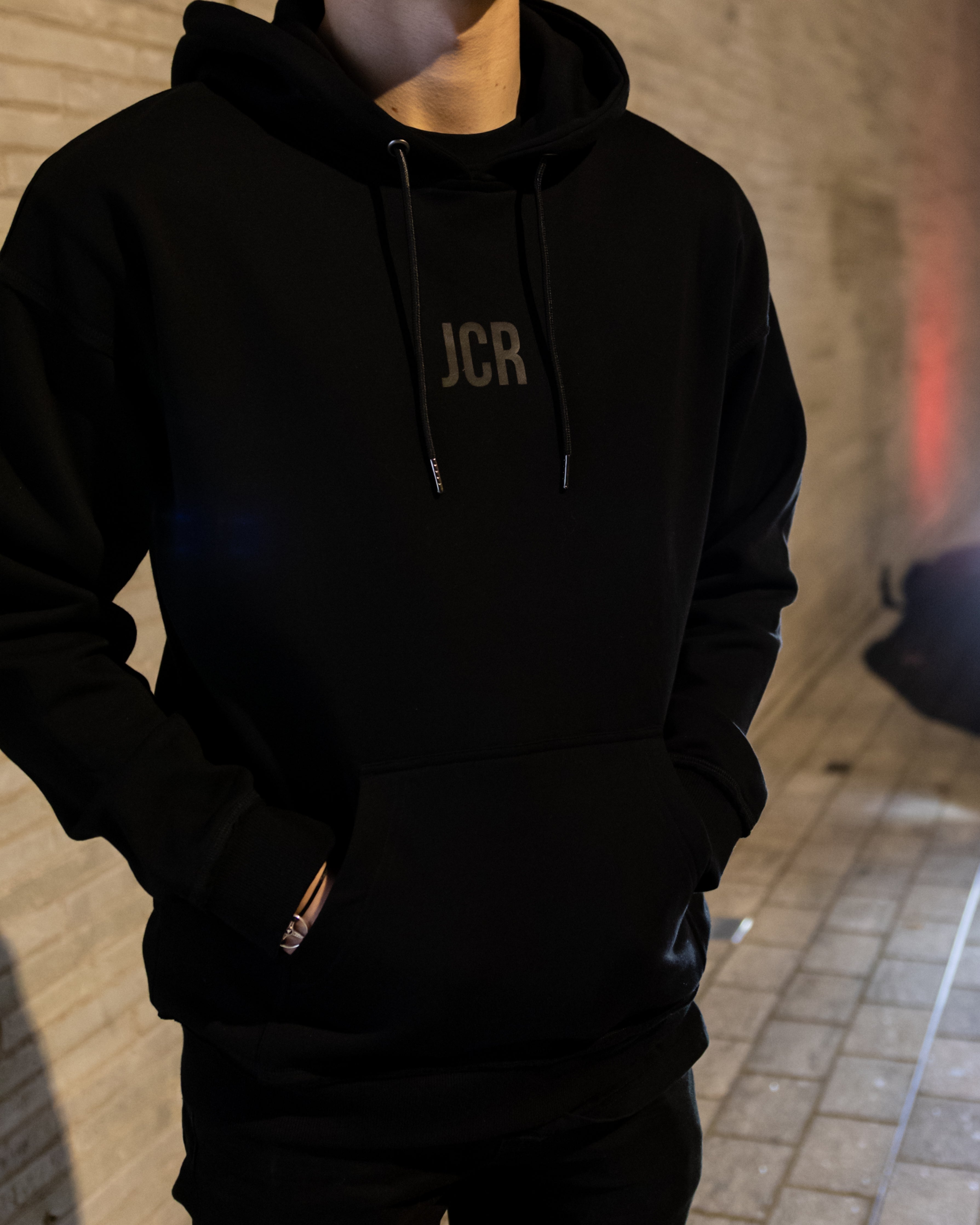 BLACK OVERSIZED HOODIE